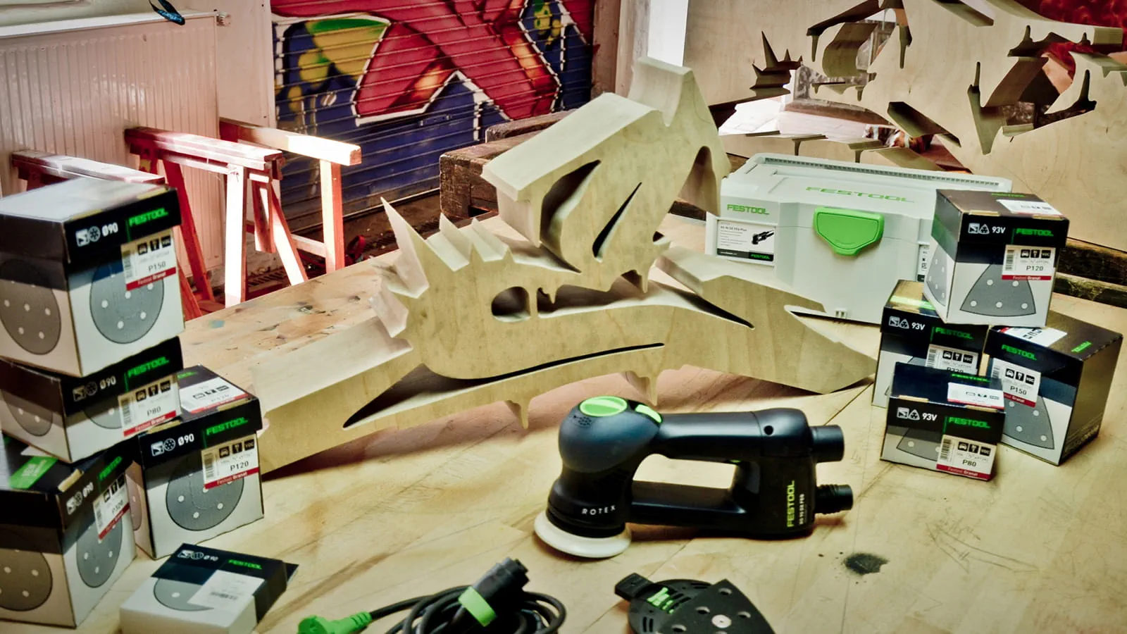 Umenie graffiti s brúskou Rotex